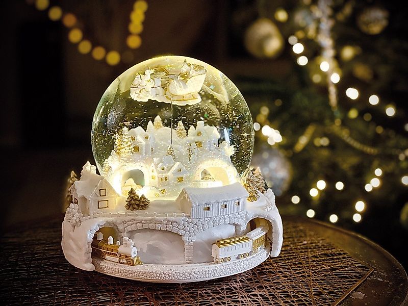 Musicboxworld Spieluhr Weiße Schneekugel 150 mm mit Zug günstig online kaufen