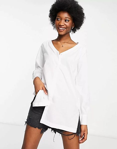 JDY – Kragenloses Hemd mit Schulterraffung in Weiß günstig online kaufen