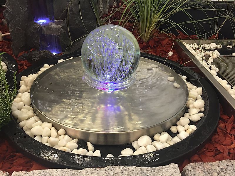 Köhko Gartenbrunnen Glaskugel „Saturn“ Springbrunnen Kugelleuchte günstig online kaufen