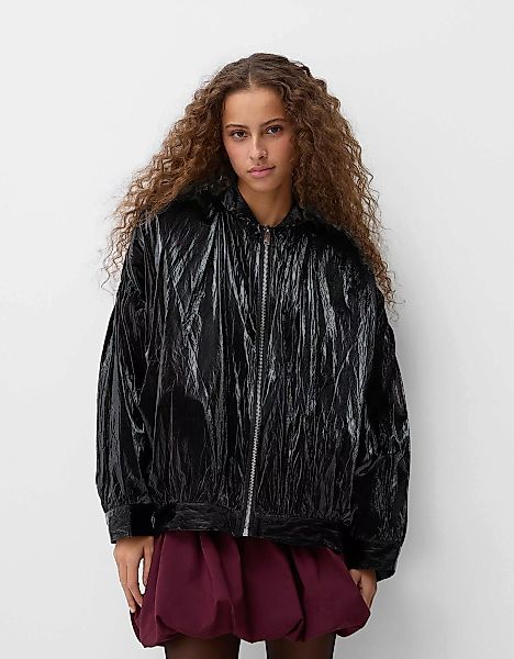 Bershka Oversize-Bomberjacke In Glänzender Optik Damen Xs-S Schwarz günstig online kaufen