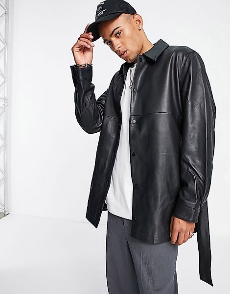 ASOS DESIGN – Longline-Hemdjacke aus Leder in Schwarz günstig online kaufen