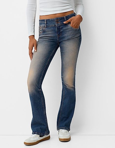 Bershka Low Waist Bootcut-Jeans Damen 32 Blau günstig online kaufen