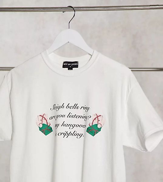 New Girl Order – Weihnachts-T-Shirt mit Schlittenglocken-Grafik-Weiß günstig online kaufen