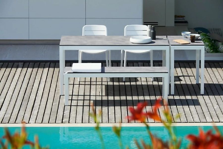 Outdoor Tisch Quadrat Hpl-Schichtstoff zementoptik / natur eloxiert 90x90 günstig online kaufen