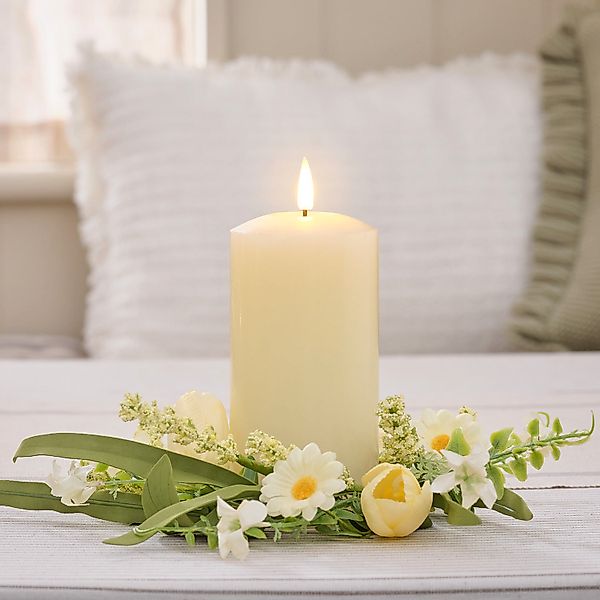 Frühlings-Kerzenring mit Tulpen & Gänseblümchen inkl. 15 cm TruGlow® LED-Ke günstig online kaufen