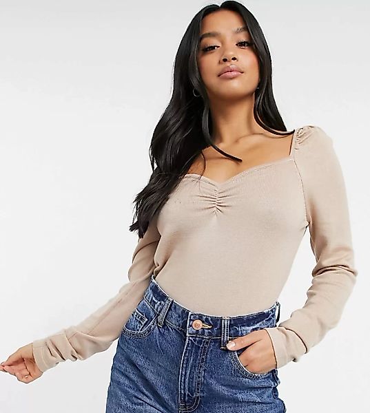 New Look Petite – Pullover mit herzförmigem Ausschnitt in Camel-Braun günstig online kaufen