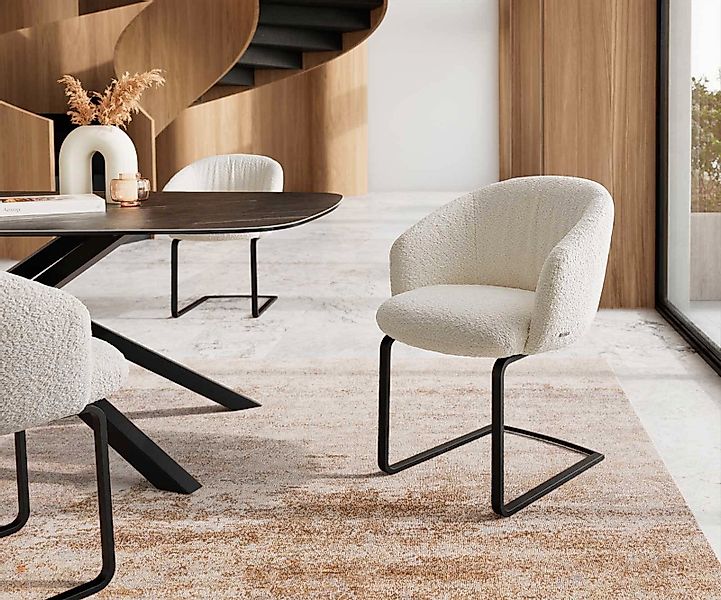 DELIFE Polsterstuhl Caja-Flex, mit Armlehnen Freischwinger flach Schwarz Bo günstig online kaufen