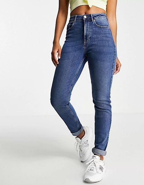 Pieces – Schmal geschnittene Mom-Jeans mit hohem Bund in verwaschenem Mitte günstig online kaufen