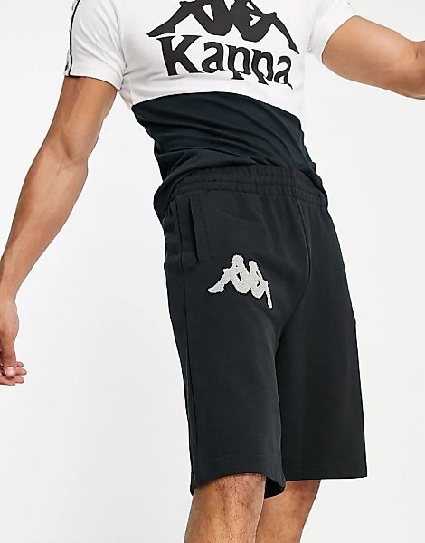 Kappa – Shorts mit großem Logo in Schwarz günstig online kaufen