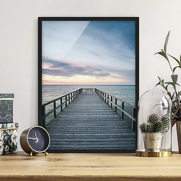 Bild mit Rahmen Strand - Hochformat Steg Promenade günstig online kaufen