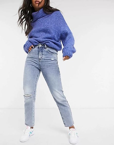 Cotton:On – Mom-Jeans mit Zierrissen am Knie in verwaschenem Mittelblau günstig online kaufen