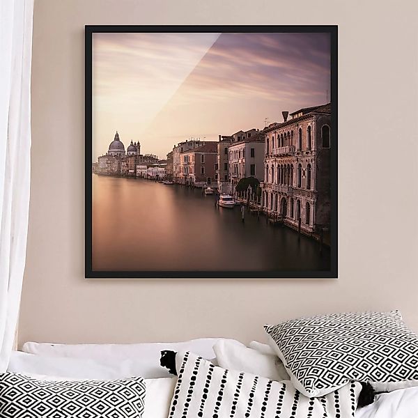 Bild mit Rahmen Architektur & Skyline - Quadrat Abendstimmung in Venedig günstig online kaufen