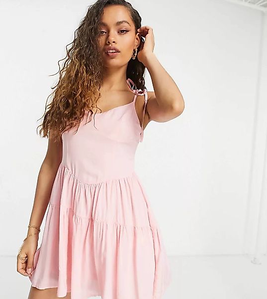 Missguided Petite – Rosa Trägerkleid mit Stufensaum günstig online kaufen