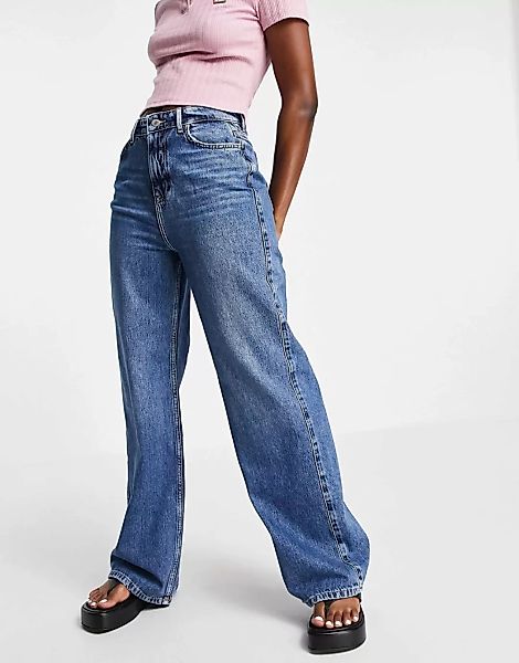 New Look – Mittelblaue Jeans mit weitem Bein günstig online kaufen