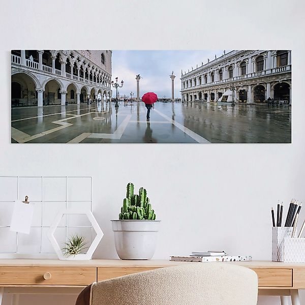 Leinwandbild Roter Regenschirm in Venedig günstig online kaufen