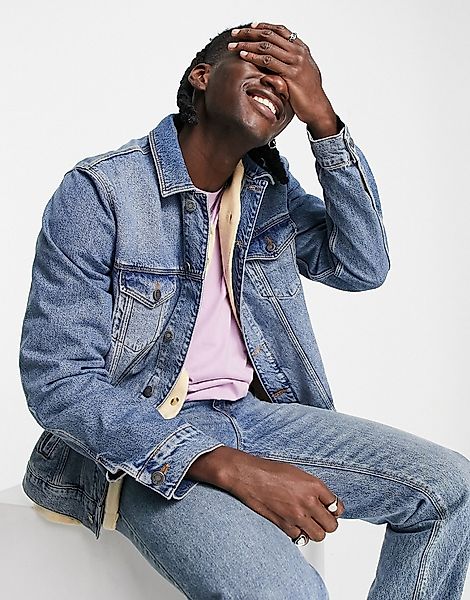ASOS DESIGN – Klassische Jeansjacke in mittlerer getönter Waschung-Blau günstig online kaufen