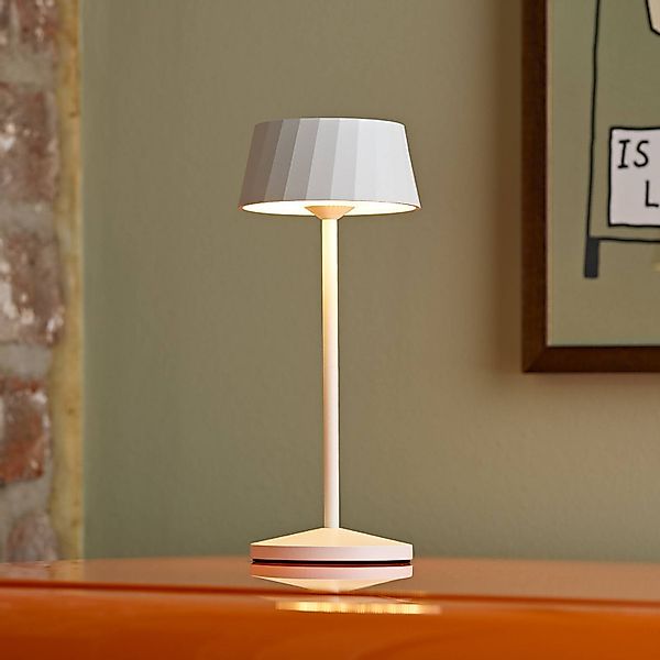 LED-Akku-Tischlampe Facetta, weiß, 22 cm, Metall, CCT IP44 günstig online kaufen