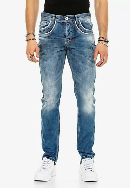 Cipo & Baxx Bequeme Jeans mit aufgestickten Taschen günstig online kaufen