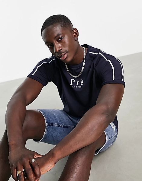Pre London – Avina – T-Shirt in Marineblau mit schmalen Zierstreifen günstig online kaufen