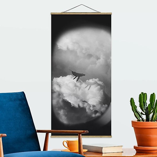 Stoffbild mit Posterleisten Fliegender Wal in den Wolken günstig online kaufen