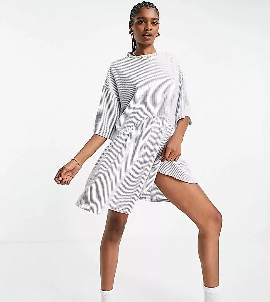 ASOS DESIGN Tall – Kurzes Oversize-Hängerkleid mit nach unten abfallender T günstig online kaufen