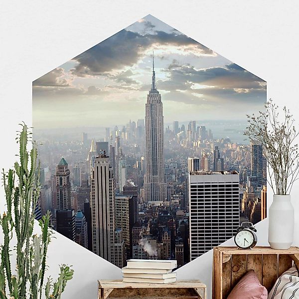 Hexagon Fototapete selbstklebend Sonnenaufgang in New York günstig online kaufen