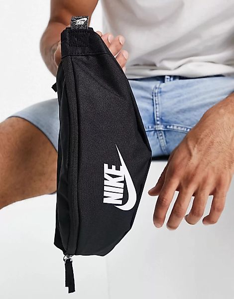 Nike – Schwarze Heritage-Gürteltasche günstig online kaufen