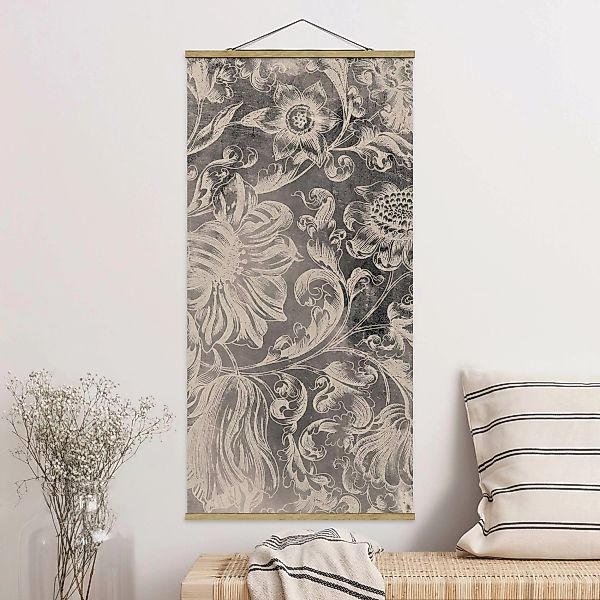 Stoffbild Muster mit Posterleisten - Hochformat Verblühtes Blumenornament I günstig online kaufen