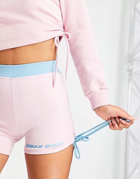 ODolls Collection – Sportkleidung – Booty-Shorts in Rosa mit Motiv und gera günstig online kaufen