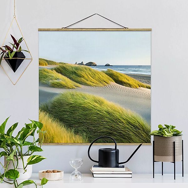 Stoffbild Strand mit Posterleisten - Quadrat Dünen und Gräser am Meer günstig online kaufen