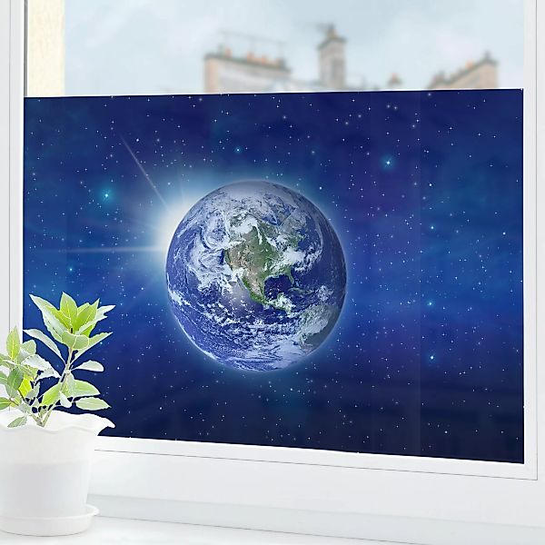 Fensterfolie Erde im Weltall günstig online kaufen
