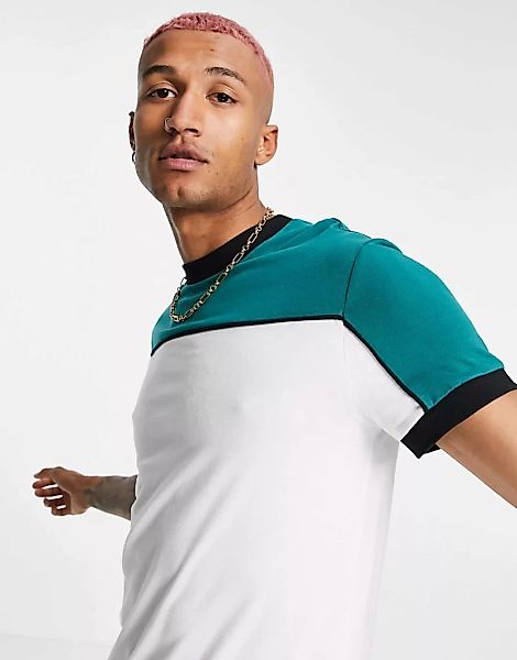 ASOS DESIGN – T-Shirt mit kontrastierender passe in Grün-Mehrfarbig günstig online kaufen