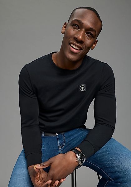 DELMAO Rundhalsshirt mit Markenlabel günstig online kaufen