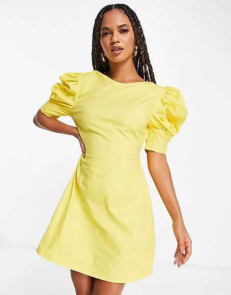 NA-KD – Minikleid in Gelb mit Rückenausschnitt günstig online kaufen