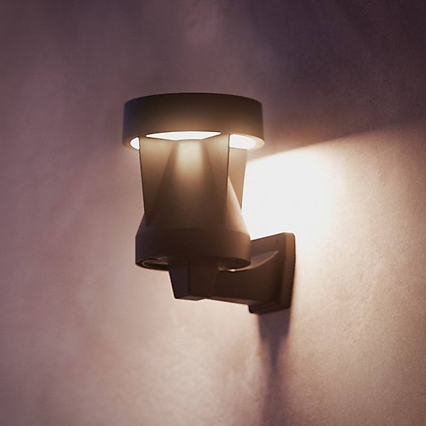 LED Solar Wandleuchte Avery in Schwarz 4x 0,45W 200lm IP44 mit Dämmerungsse günstig online kaufen