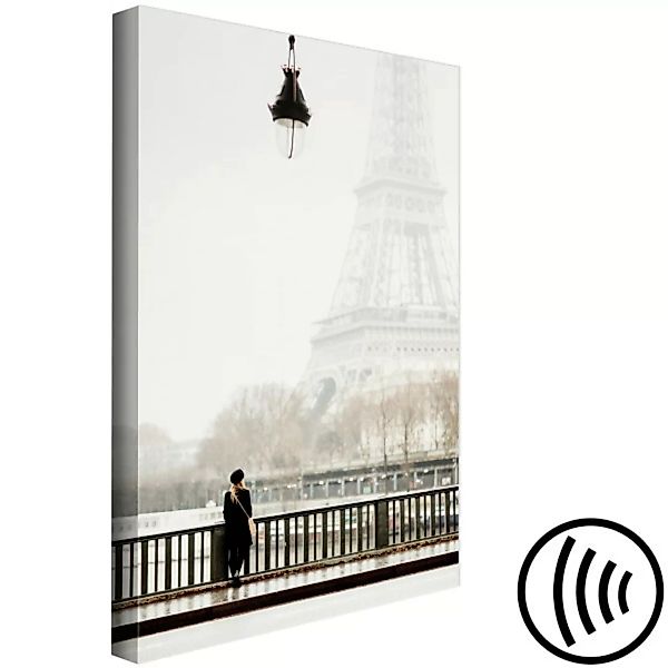 Wandbild Ansicht von Paris - Frau auf der Brücke und Eiffelturm im Hintergr günstig online kaufen