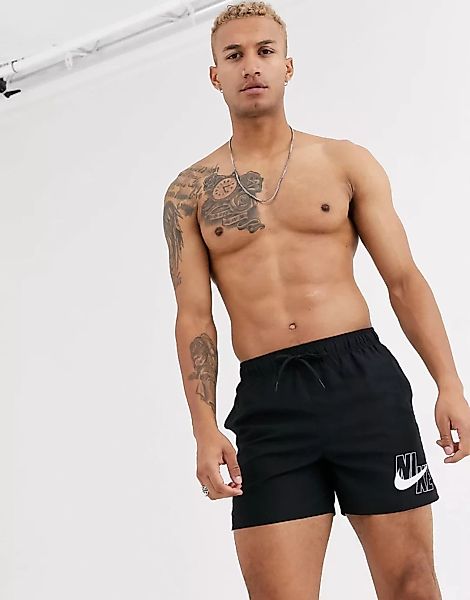 Nike Swimming – Badeshorts mit großem Logo in Schwarz günstig online kaufen