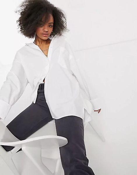 ASOS DESIGN – Gemütliches Super-Oversize-Dad-Hemd aus Baumwolle in Weiß günstig online kaufen