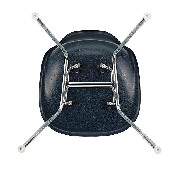 Vitra - Eames Fiberglass Side Chair DSX Gestell verchromt - marineblau/Sitz günstig online kaufen
