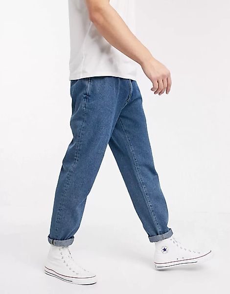 ASOS DESIGN – Hellblaue Jeans mit doppeltem Faltendesign günstig online kaufen