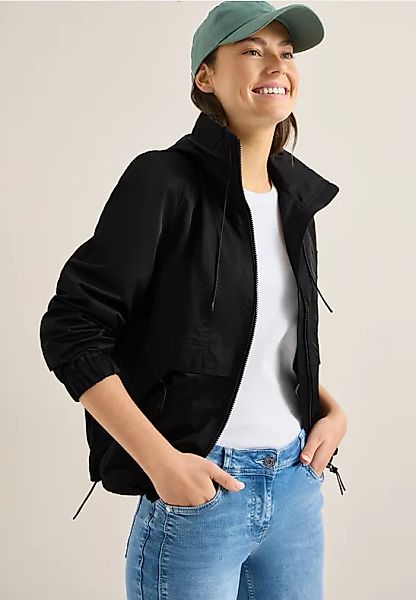 Jacke mit verstaubarer Kapuze günstig online kaufen