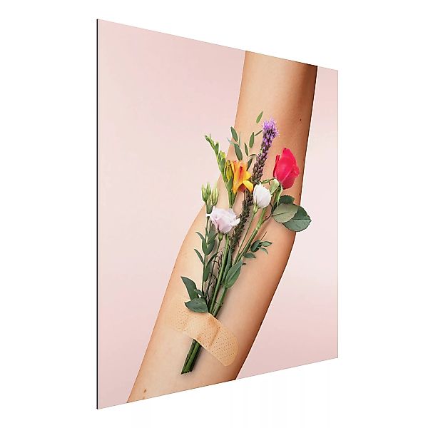 Alu-Dibond Bild Blumen - Quadrat Arm mit Blumen günstig online kaufen