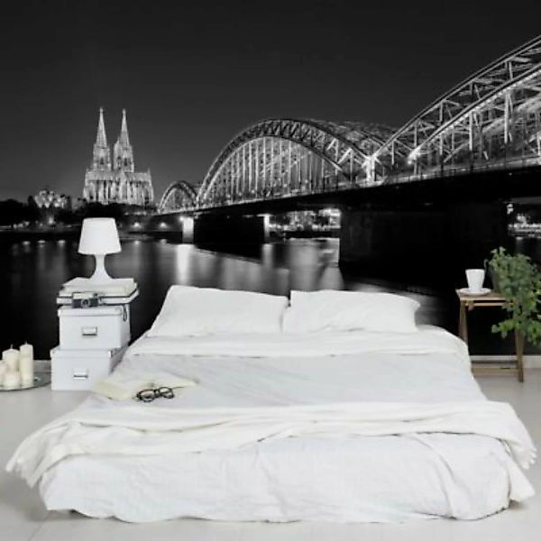Bilderwelten Fototapete Köln bei Nacht II schwarz/weiß Gr. 480 x 320 günstig online kaufen