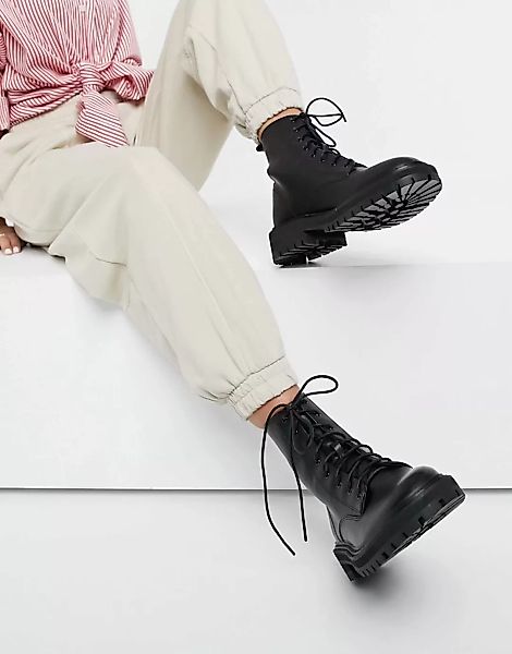 RAID – Vinita – Flache, robuste Ankle-Boots zum Schnüren in Schwarz günstig online kaufen