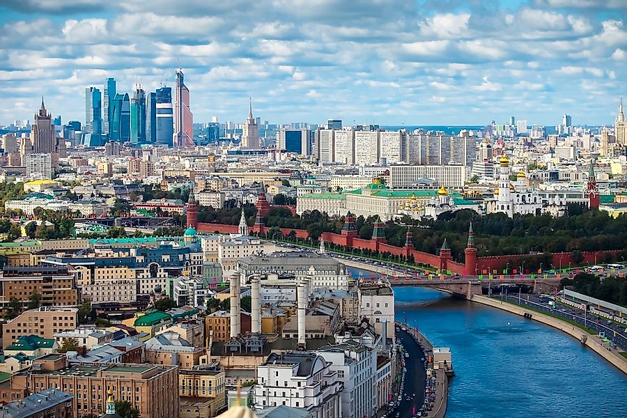 Papermoon Fototapete "MOSKAU-STADT FLUSS SKYLINE BRÜCKEN KREML ROTE PLATZ" günstig online kaufen