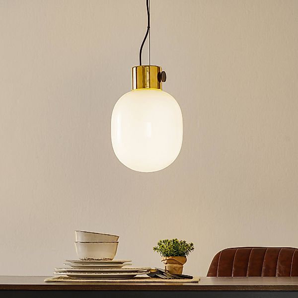 Audo JWDA Pendelleuchte aus Messing und Opalglas günstig online kaufen