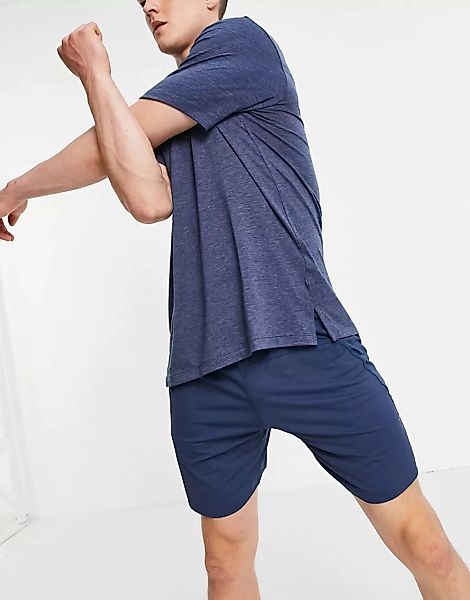 adidas – Training Heatready – Shorts in Marineblau günstig online kaufen