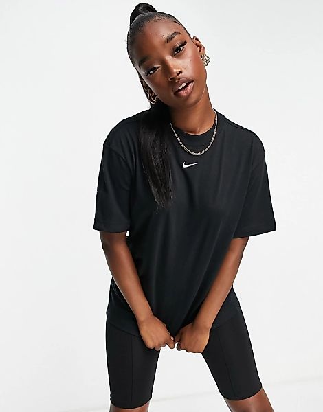 Nike – Oversize-T-Shirt-Kleid in Schwarz mit kleinem Swoosh-Logo günstig online kaufen