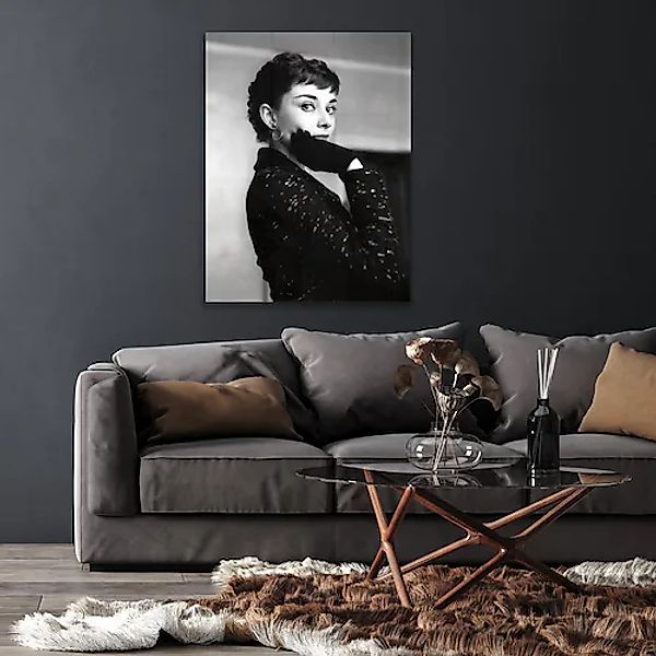 queence Acrylglasbild »The Glove«, Schwarz-Weiß-Frau-Stars-Portrait, Fine A günstig online kaufen