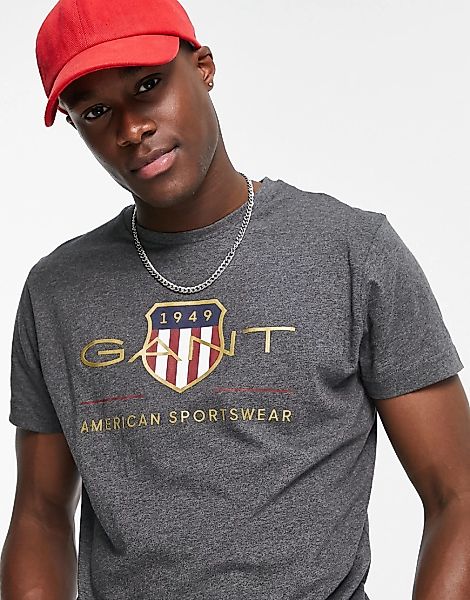 GANT – Archive – T-Shirt in Anthrazit meliert mit Wappen-Logo-Grau günstig online kaufen